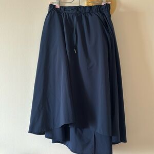 Lululemon navy skirt size 6